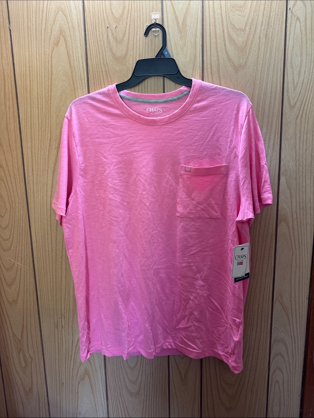 Chaps Men’s Bubblegum Pink Short-Sleeve Pocket Tee